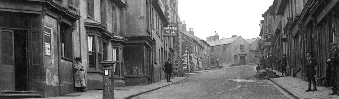 The Lion Hotel and the Rolling Mill, Broad Street (Acknowledgement: Francis Keen Collection)